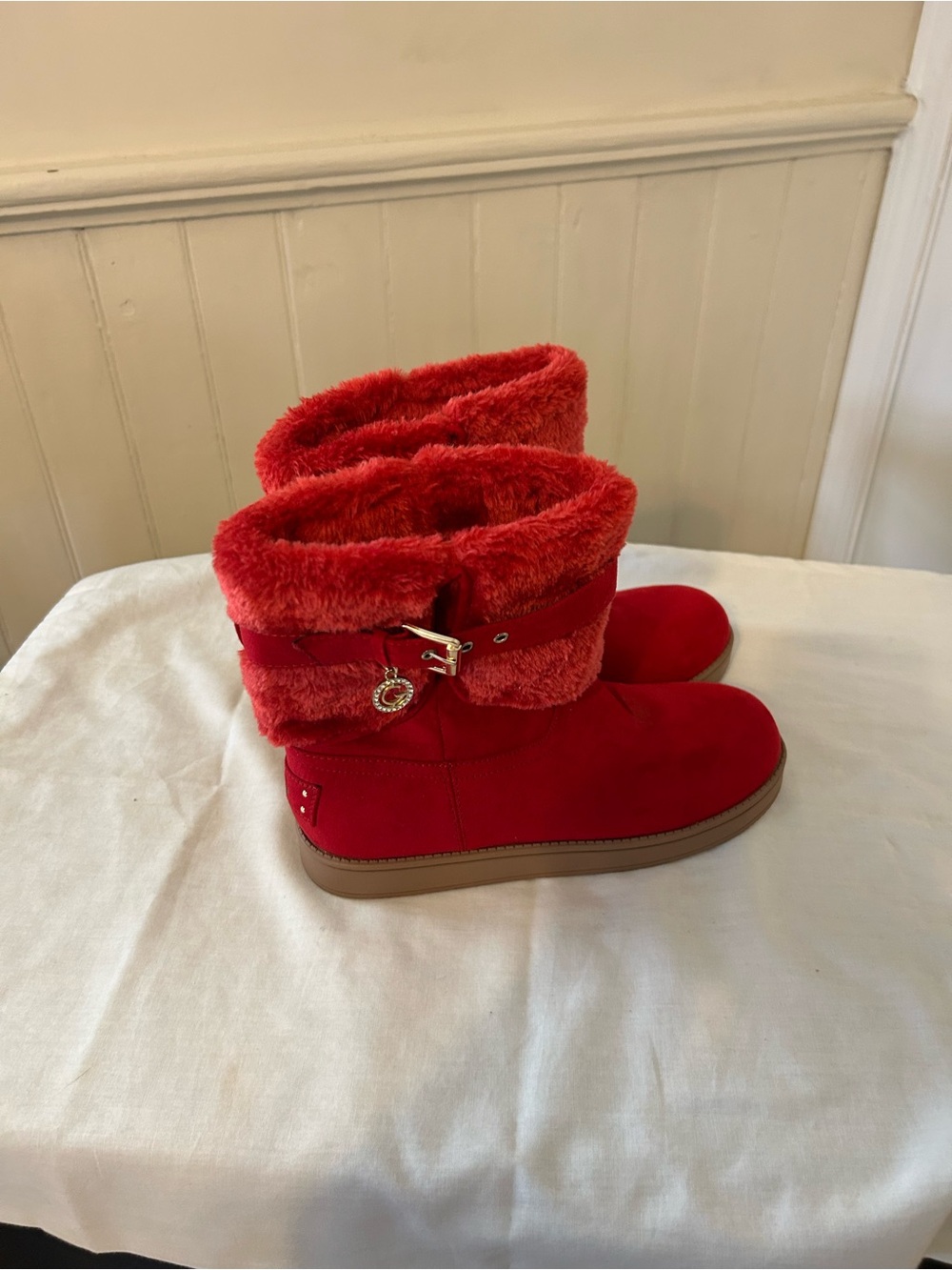 NWT G By Guess Adlea Red Faux Fur Suede Winter Boots/Woman’s Size 7.5